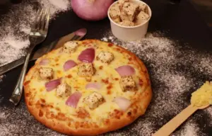 Paneer Onion Pizza